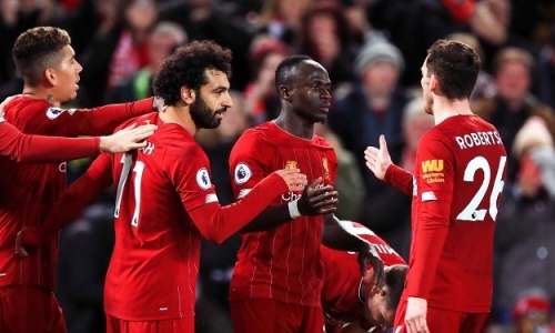 Premier League : Liverpool enchaîne une 19è victoire en 20 matchs grâce à son duo Salah-Mané