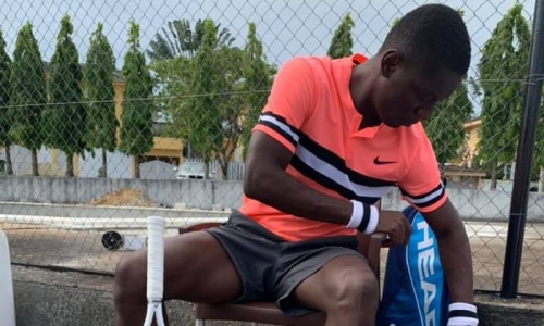 Privé de foot, Gradel s'est mis au tennis