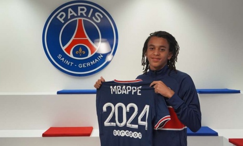 PSG : Mbappé signe un contrat aspirant