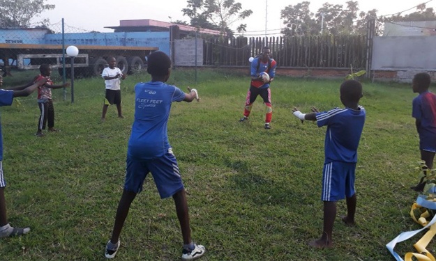 Quelle belle initiative de la FECORUGBY, un modèle a répéter dans les autres pays africains où le foot est roi