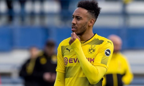Racisme : Le père d’Aubameyang ne veut plus de Dortmund pour son fils, Arsenal à l'affut