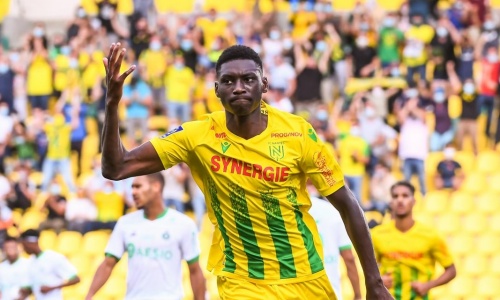 Kolo dans le collimateur de deux clubs