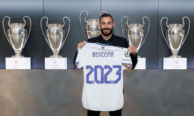Real Madrid : Benzema étend son bail