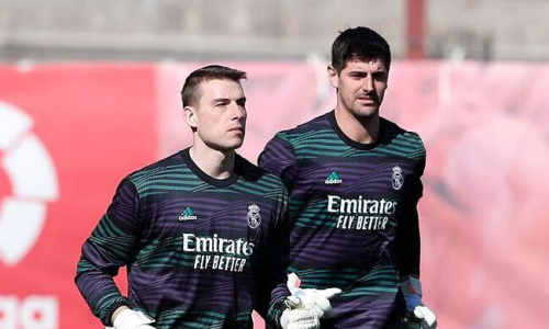 Real Madrid : Carlo Ancelotti a tranché entre Courtois et Lunin pour la demi-finale retour face au Bayern