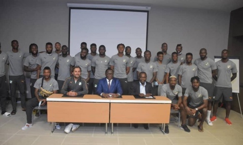 Danho Paulin rend visite aux Eléphants