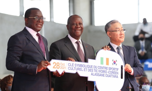 Retour en images sur la cérémonie d’inauguration du Centre Sportif, Culturel et des TIC Alassane Ouattara