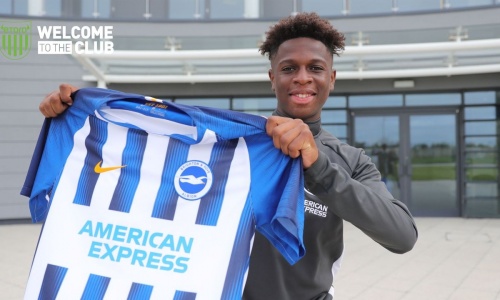 Romaric Yapi signe à Brighton