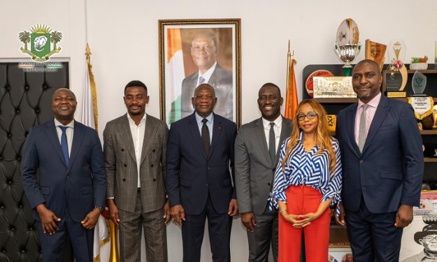 Salomon Kalou reçu en audience par le Ministre Adjé Silas Metch