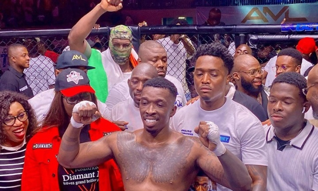 Samo Samo remporte son 1er combat MMA