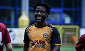 Sans club, Wilfried Bony tente l’aventure en Bolivie