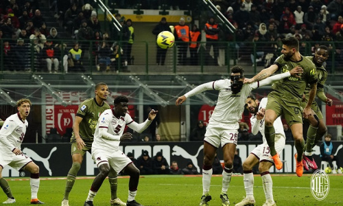 Serie A : grâce à Giroud, l’AC Milan renoue avec la victoire