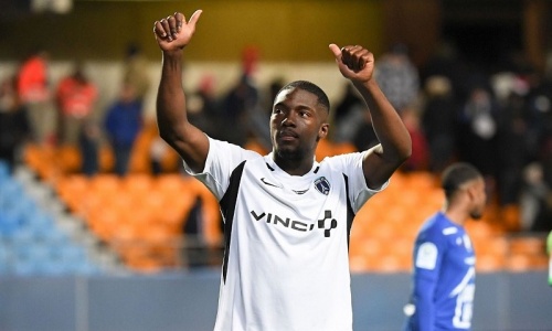 Son arrivée au Paris FC, Bailly son modèle, son ambition de jouer avec la Côte d’Ivoire, … Axel Bamba dit tout