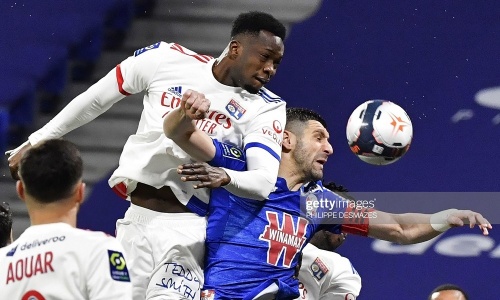 Son enfance difficile, son arrivée à Lyon, sa 1ère avec les Eléphants, … Sinaly Diomandé se livre