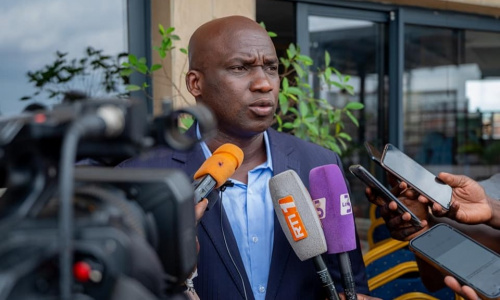 Son regard sur le communiqué de la FIF, l'équipe dirigeante de son association, son affiliation avec la FIFPro… Zoro Marc dit tout