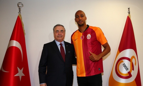 Steven Nzonzi (AS Roma) rejoint Seri Jean Michael à Galatasaray
