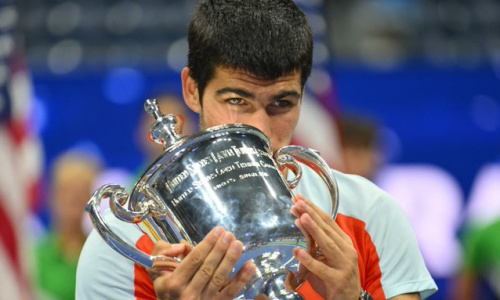 Tennis : Carlos Alcaraz remporte l’US Open et s’offre la 1ère place mondiale