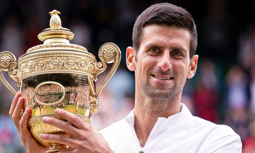 Tennis : Djokovic remporte Wimbledon et égale le record de Federer et Nadal en Grand Chelem