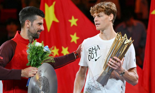 Tennis : Jannik Sinner remporte le Masters 1000 de Shanghai devant Novak Djokovic