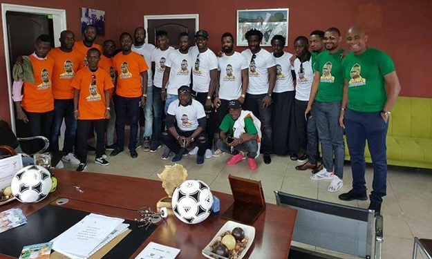 Tioté Cheick Ismaël, un Éléphant ne meurt jamais : pause des Pachydermes Tioté Cheick Ismaël, un Éléphant ne meurt jamais : pause des Pachydermes