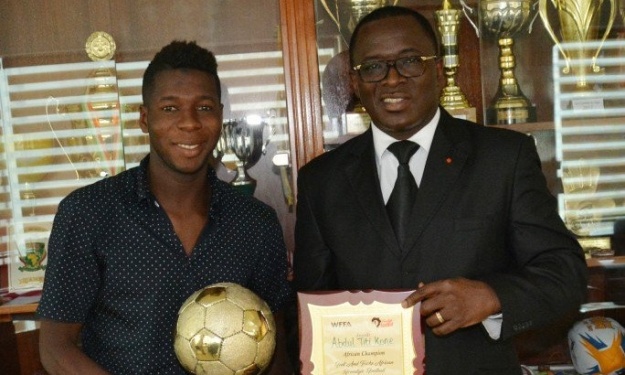 Titi Koné (Champion d’Afrique de Freestyle) reçu par le Ministre Ivoirien des Sports