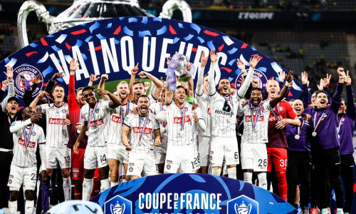 Toulouse inflige une manita au FC Nantes et remporte la Coupe de France