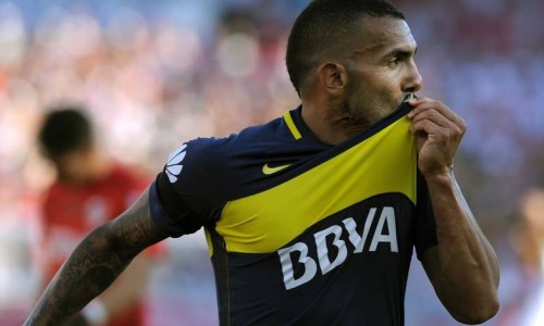 Transfert : Carlos Tevez signe à Shanghai et devient le joueur le mieux payer au monde