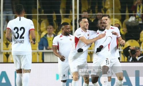 Turquie : Giovanni Sio buteur