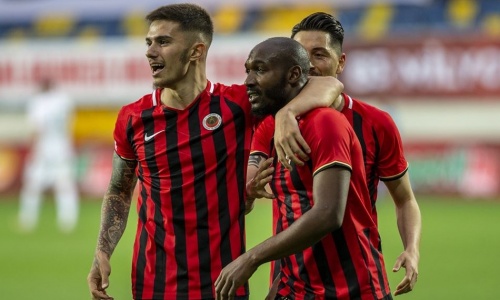 Turquie : Giovanni Sio reprend ses bonnes habitudes