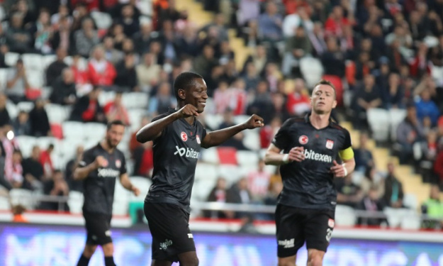 Turquie : Max-Alain Gradel signe sa 6è réalisation en championnat et offre la victoire à Sivasspor