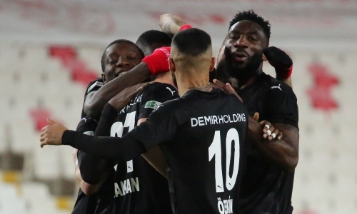 Turquie : Max Gradel en mode Père Noël avec Sivasspor