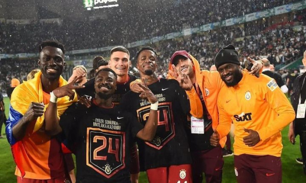 Turquie : Serge Aurier et Wilfried Zaha Champions avec Galatasaray