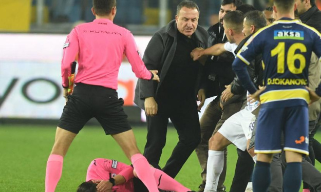 Turquie : Suite à l’agression d’un arbitre, la Fédération décide de suspendre ses championnats