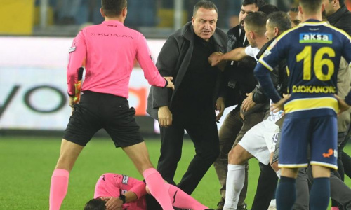 Turquie : Suite à l’agression d’un arbitre, la Fédération décide de suspendre ses championnats