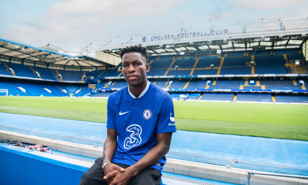 Un attaquant Sénégalais signe un contrat de longue durée avec Chelsea