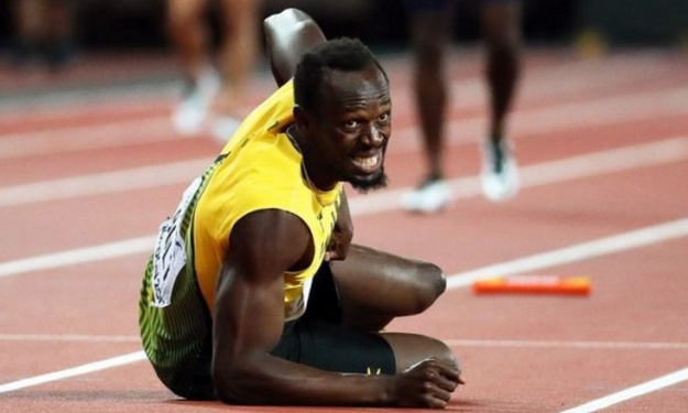Un homme à terre, Bolt l'éclaire tire sa révérence Un homme à terre, Bolt l'éclaire tire sa révérence