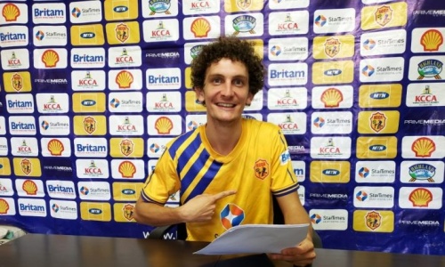 Un milieu Italien signe dans un club Ougandais