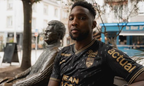 Un portier Sénégalais débarque chez les Merlus