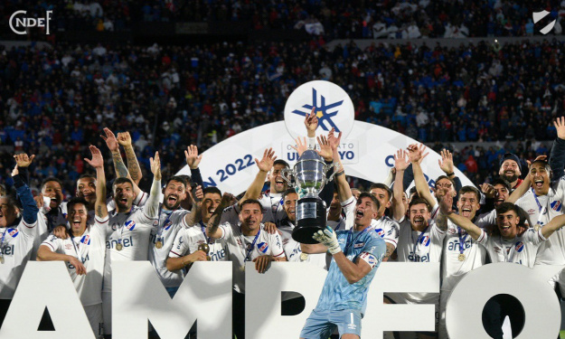 Uruguay : Luis Suarez signe un doublé et offre le titre de Champion au Nacional