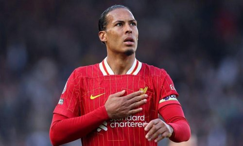 Virgil van Dijk rempile avec Liverpool