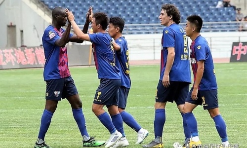 Yaya Touré ouvre son compteur en Chine (vidéo)