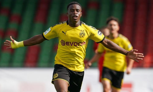 Youssoufa Moukoko (Dortmund) s’offre un nouveau record de précocité